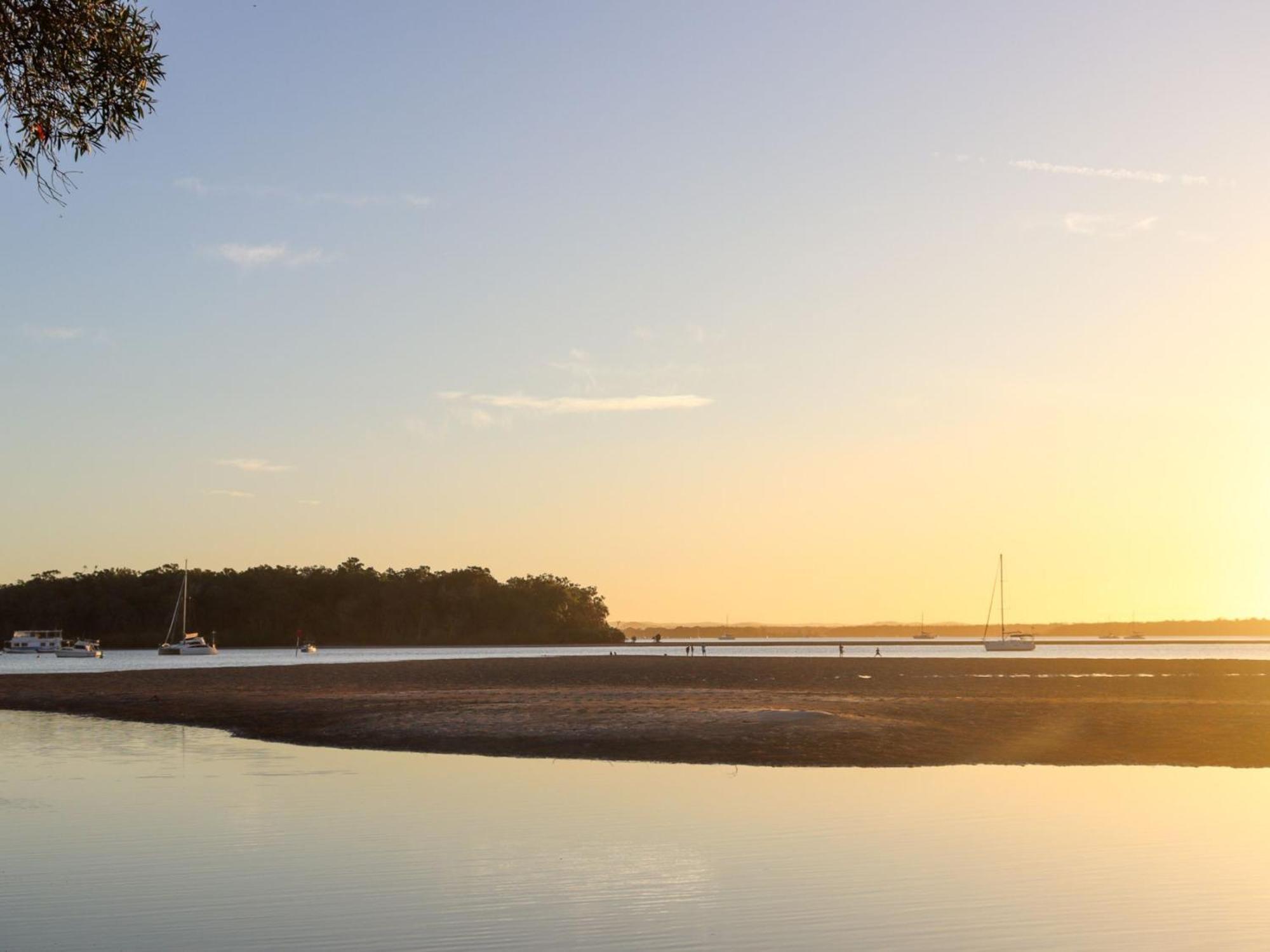 Big4 Breeze Holiday Parks - Rainbow Beach Exteriör bild